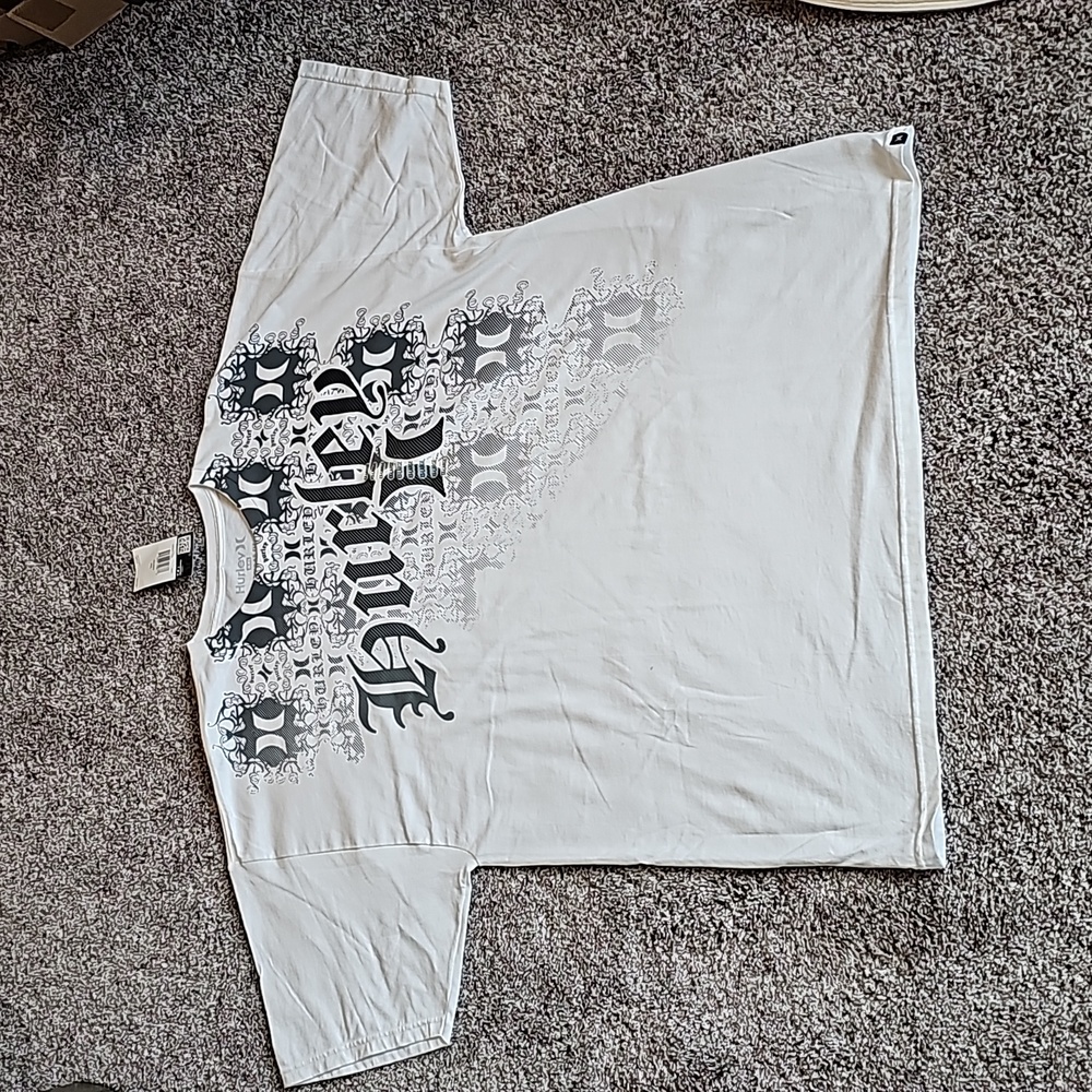 Hurley tee NWT